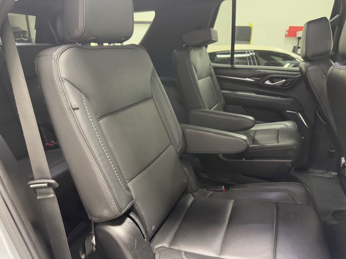 Vehicle image 21 of 50