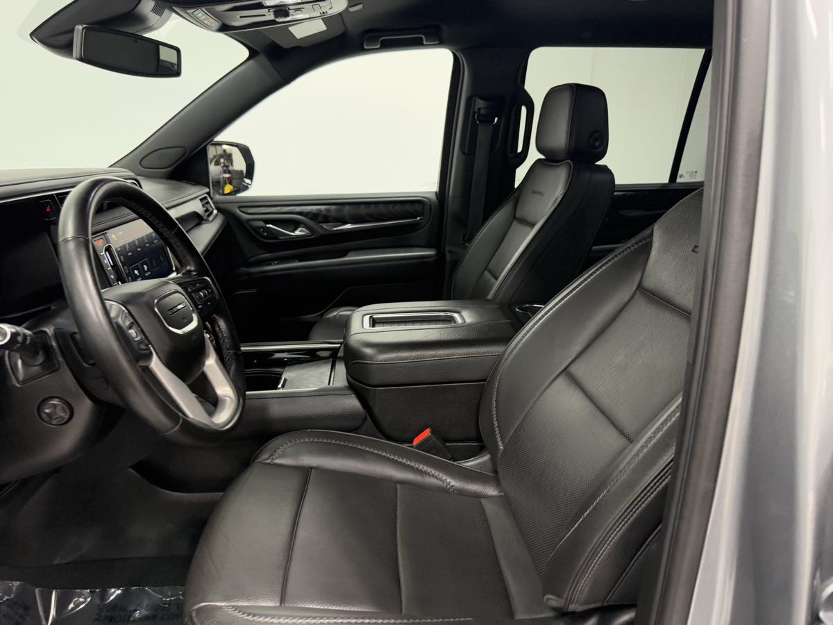 Vehicle image 10 of 50