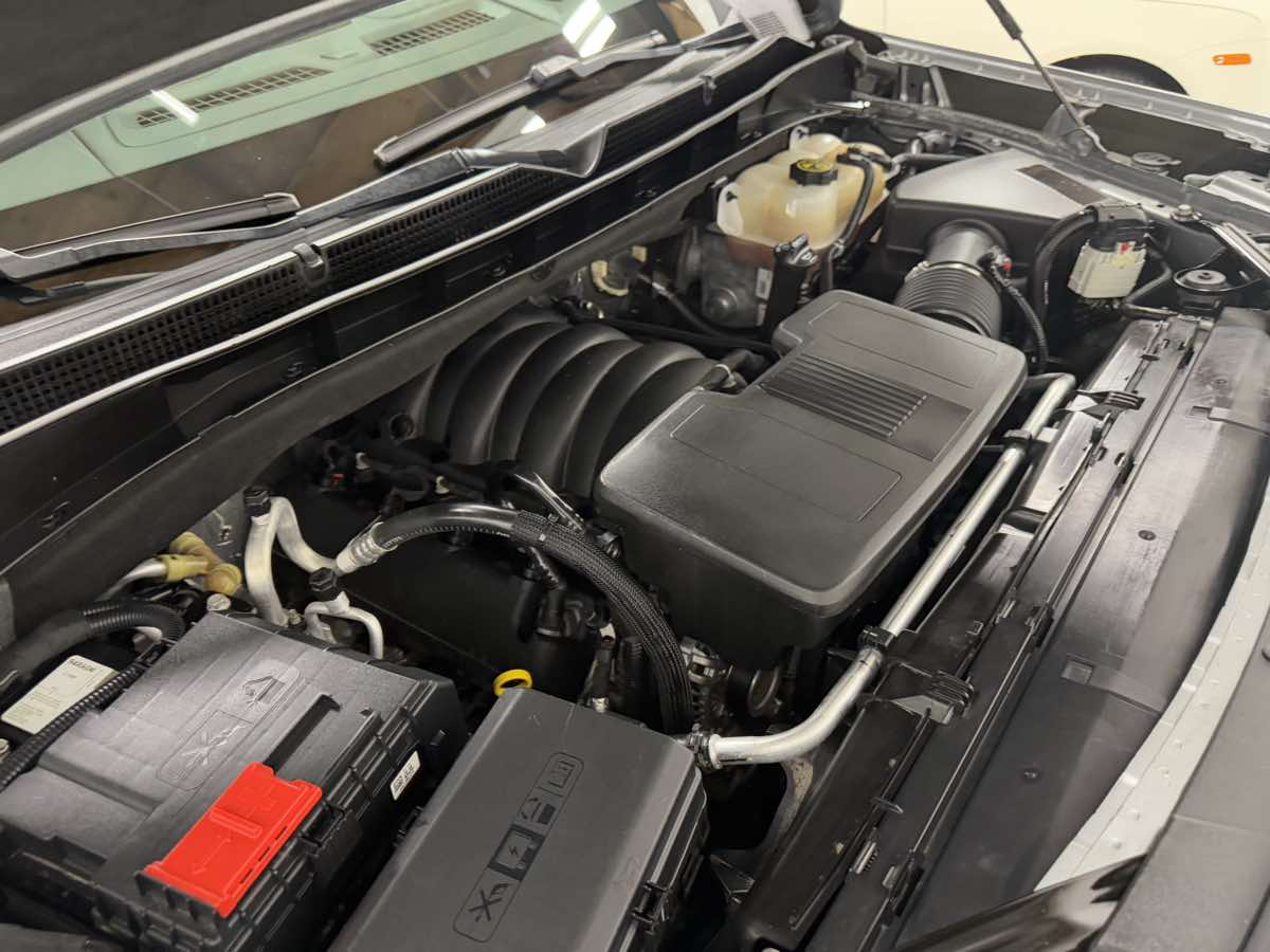 Vehicle image 41 of 50