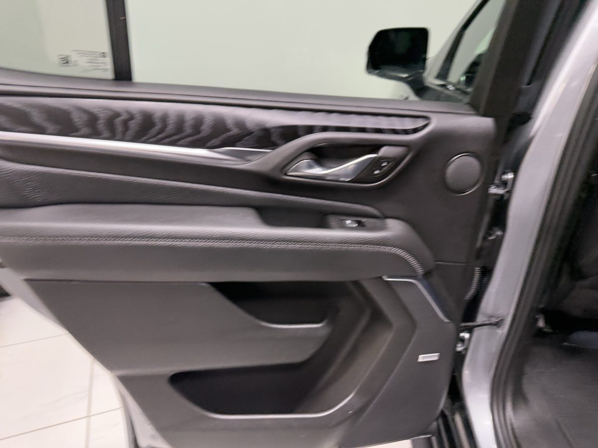 Vehicle image 12 of 50