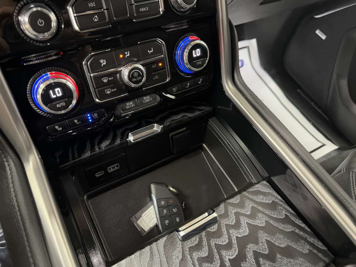 Vehicle image 31 of 50