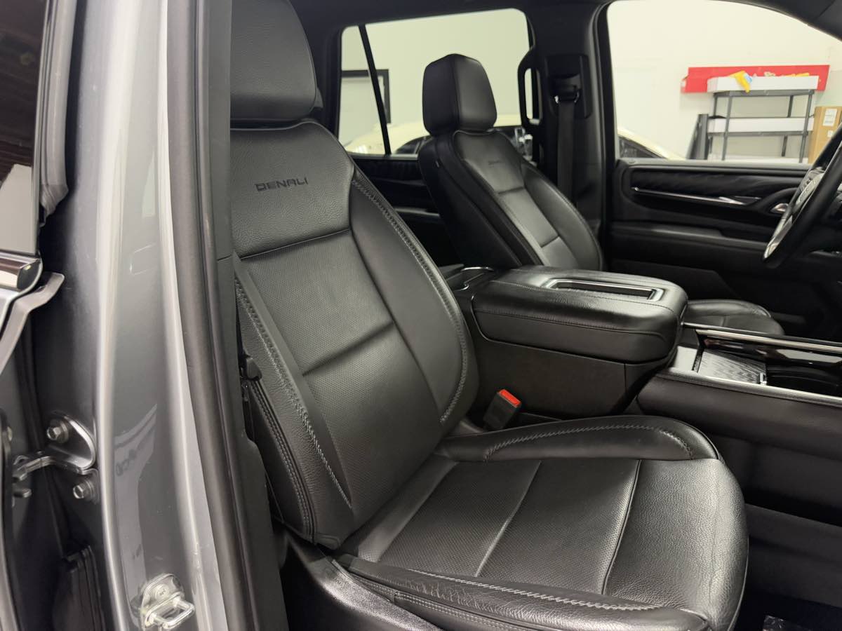 Vehicle image 26 of 50