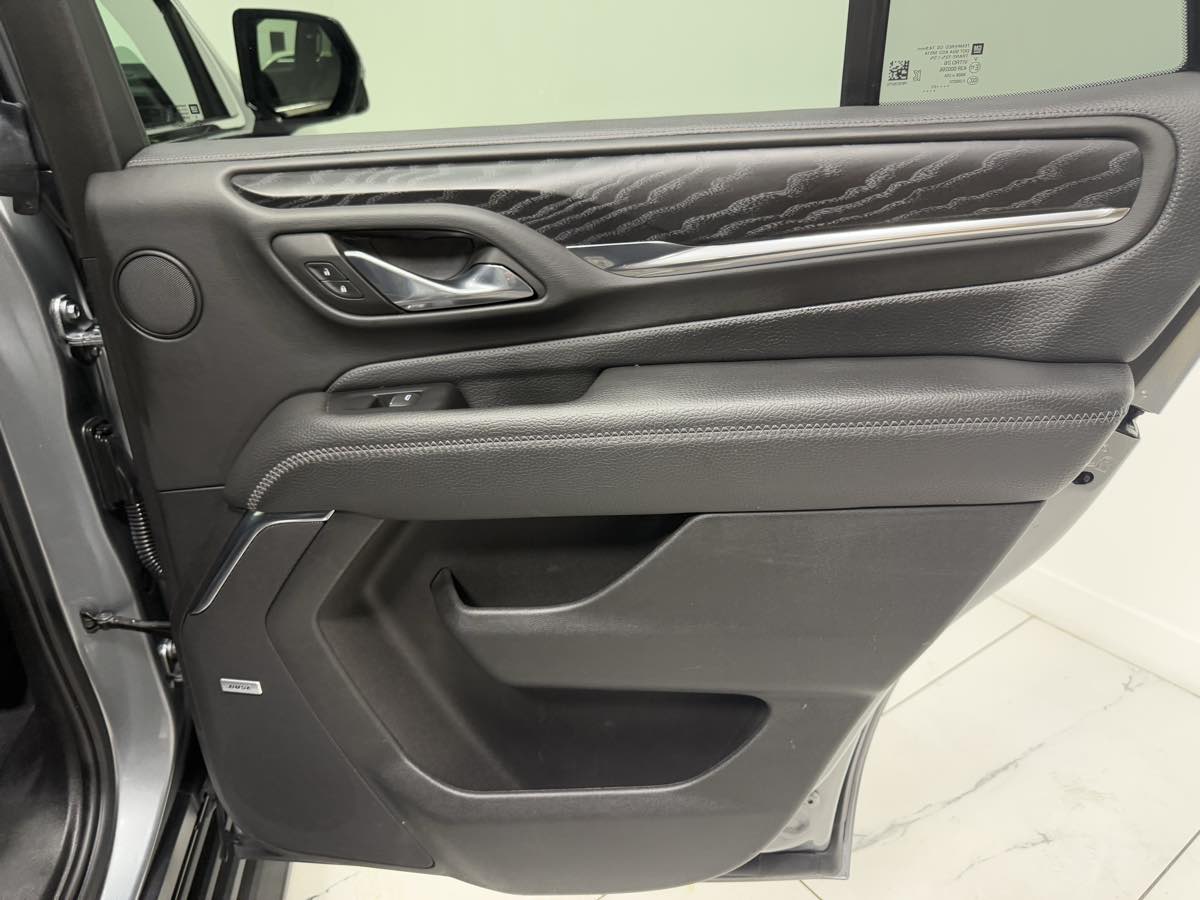 Vehicle image 18 of 50