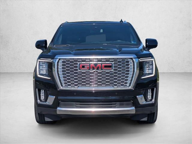 2023 GMC Yukon Denali Image 2 of 28