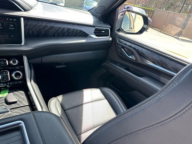Vehicle image 20 of 34