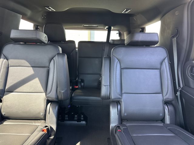 Vehicle image 32 of 34