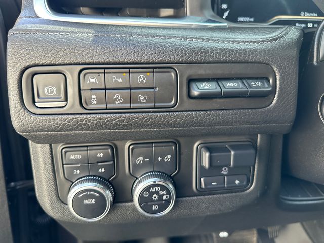 Vehicle image 23 of 34