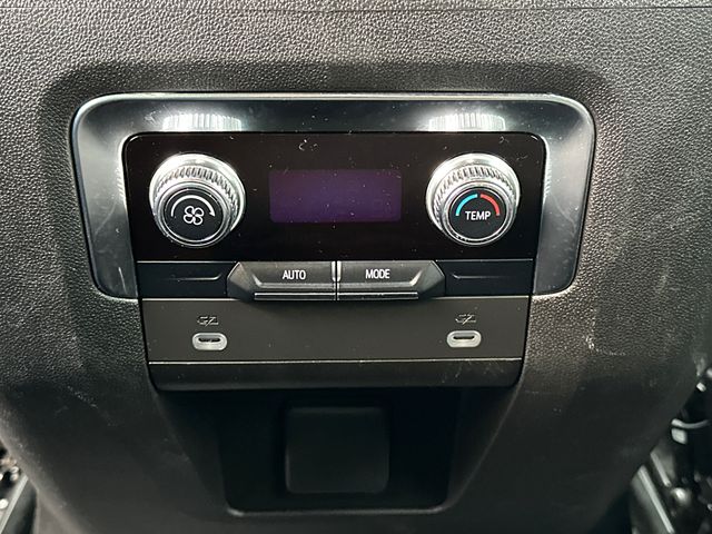 Vehicle image 31 of 35