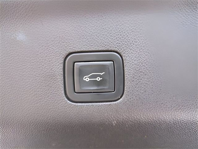 Vehicle image 12 of 43