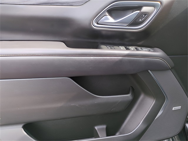 Vehicle image 21 of 43