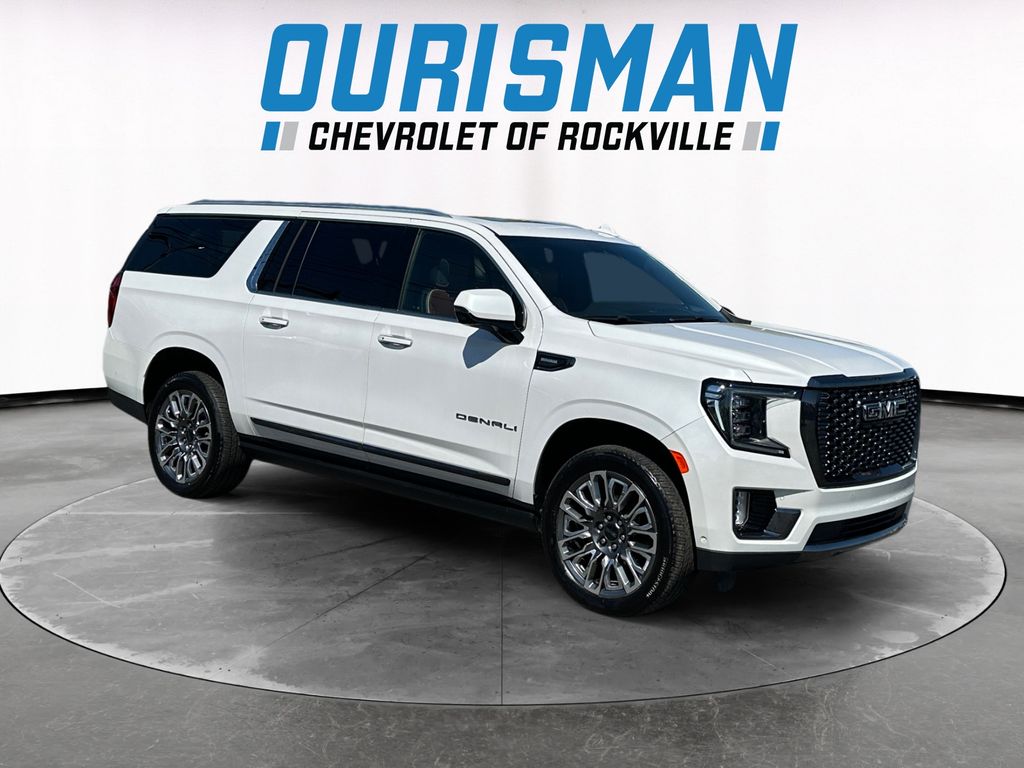 2023 GMC Yukon XL Denali Ultimate Image 3 of 34