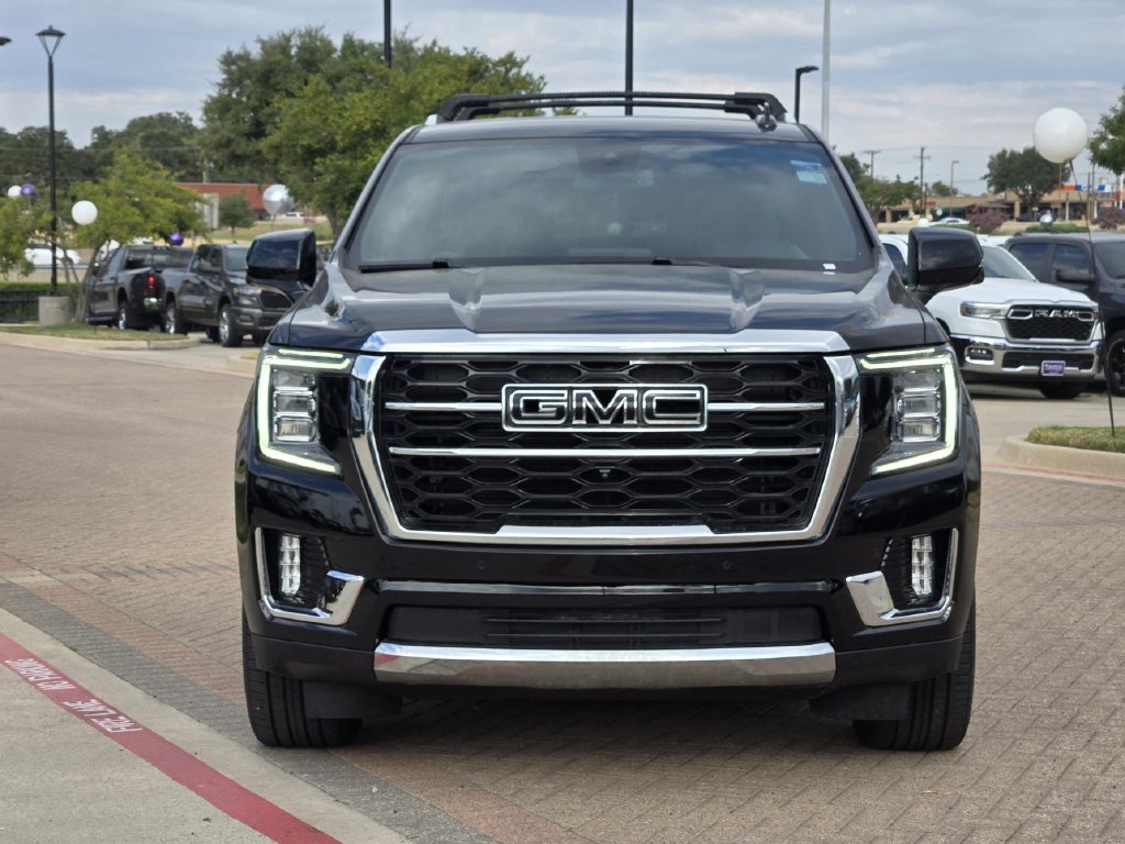 2023 GMC Yukon XL SLT Image 2 of 31
