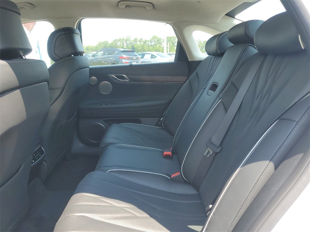 2023 Genesis Electrified G80 Base Image 24 of 30