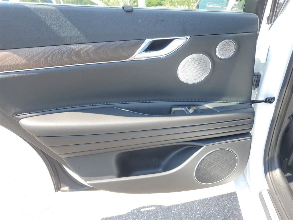 2023 Genesis Electrified G80 Base Image 22 of 30