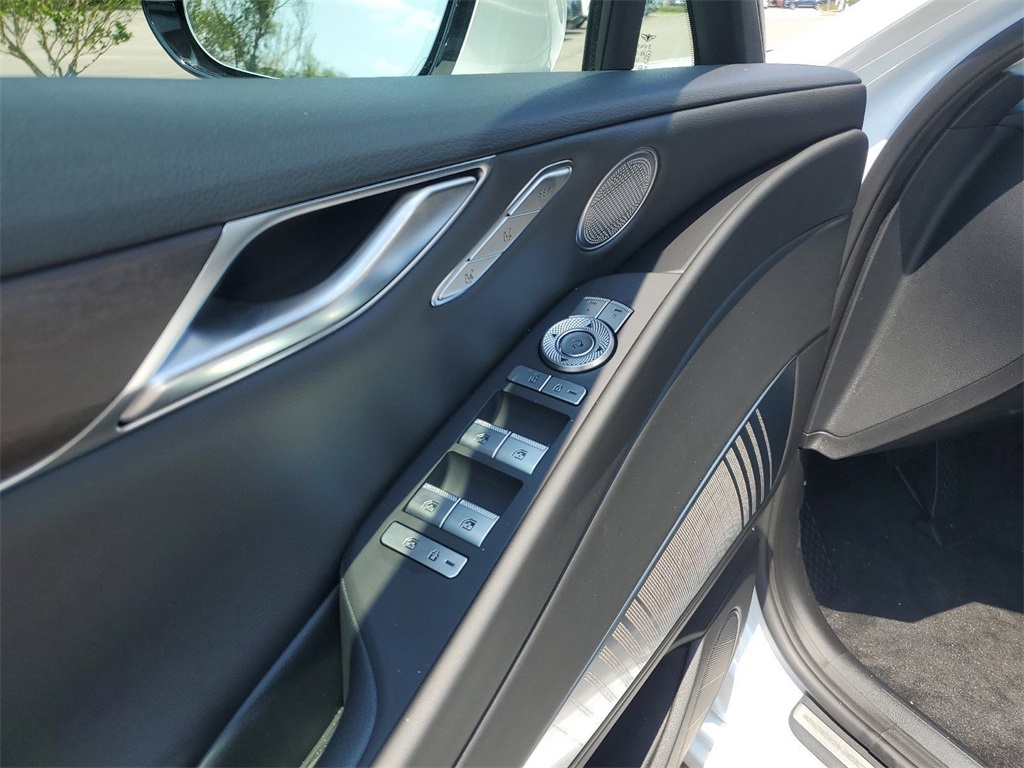 2023 Genesis Electrified G80 Base Image 8 of 30