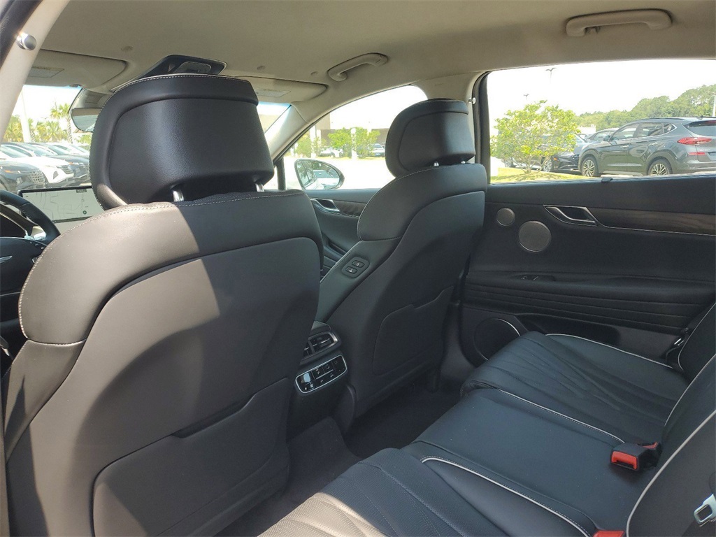 2023 Genesis Electrified G80 Base Image 25 of 30