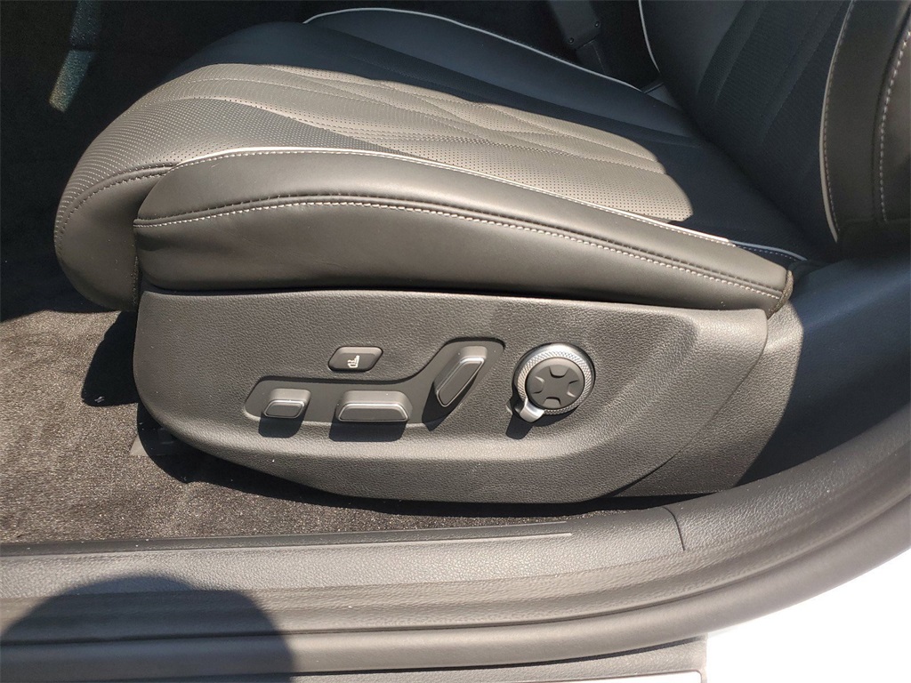 2023 Genesis Electrified G80 Base Image 10 of 30