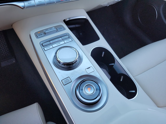 Vehicle image 12 of 21