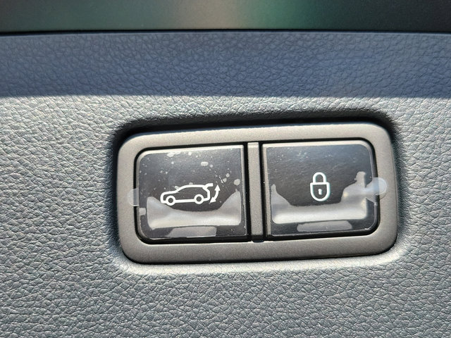 Vehicle image 19 of 21