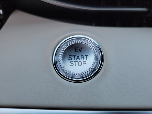 Vehicle image 13 of 21