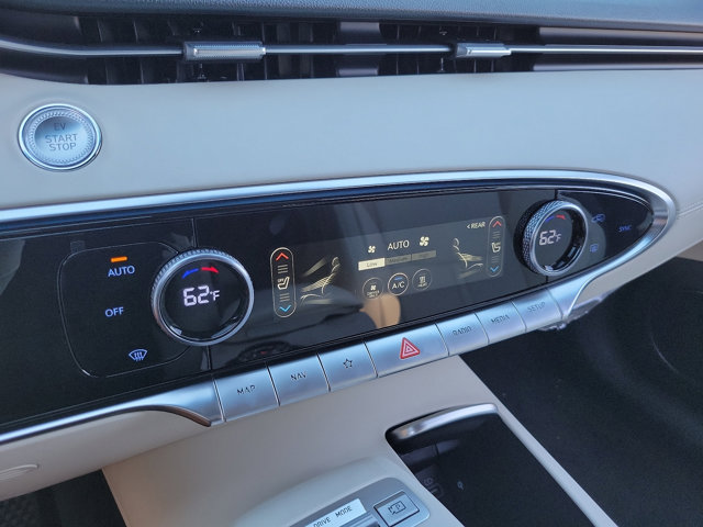 Vehicle image 11 of 21