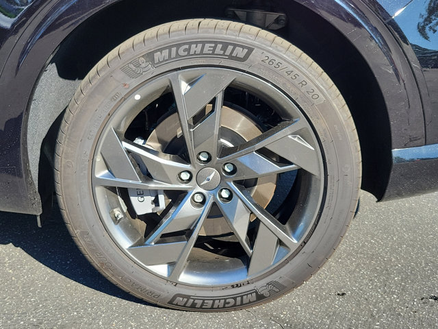 Vehicle image 20 of 21