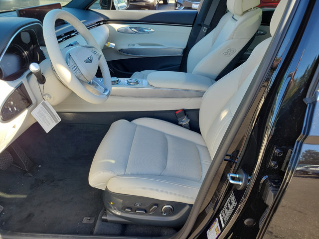 Vehicle image 14 of 21