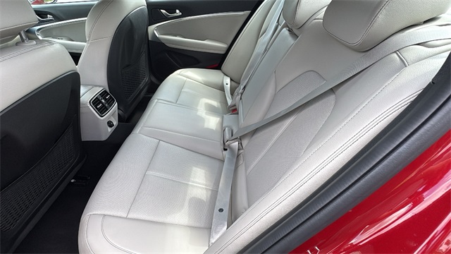 2023 Genesis G70 2.0T Image 24 of 29