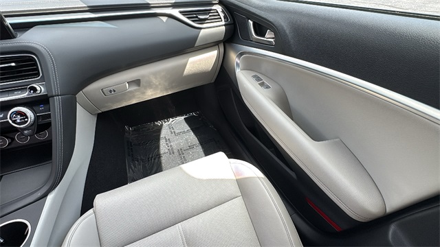 2023 Genesis G70 2.0T Image 21 of 29