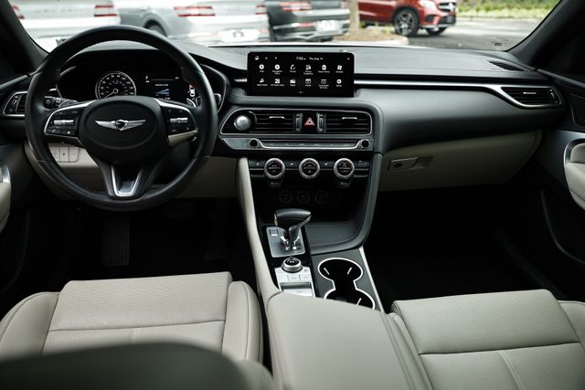 2023 Genesis G70 2.0T Image 14 of 41