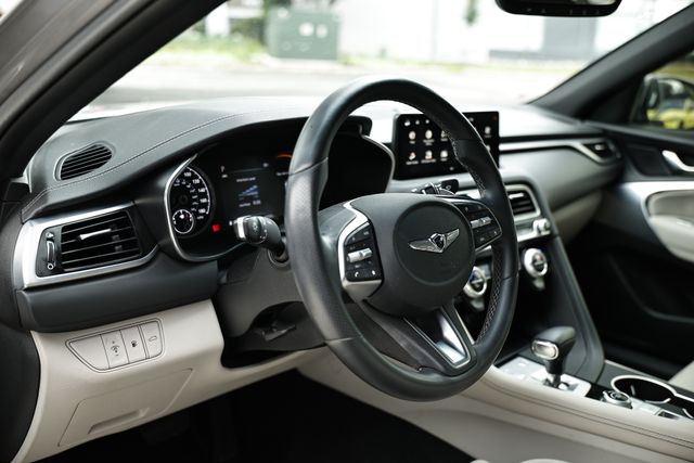2023 Genesis G70 2.0T Image 13 of 41