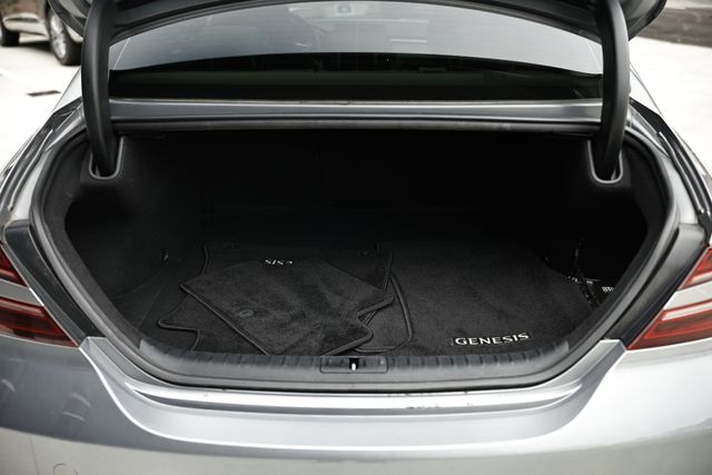 2023 Genesis G70 2.0T Image 9 of 41