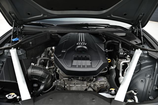 2023 Genesis G70 2.0T Image 6 of 41