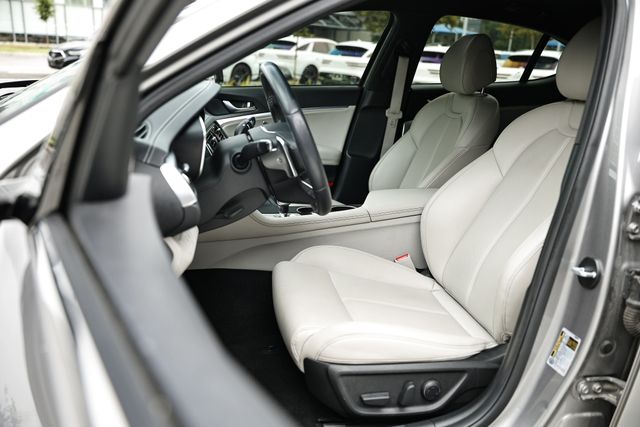 2023 Genesis G70 2.0T Image 12 of 41