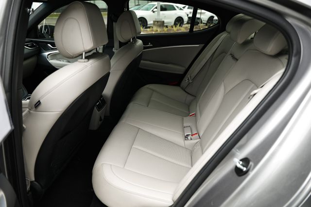 2023 Genesis G70 2.0T Image 11 of 41