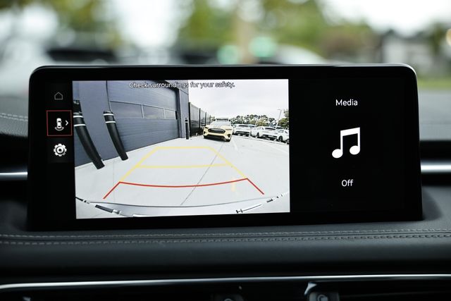 2023 Genesis G70 2.0T Image 19 of 41