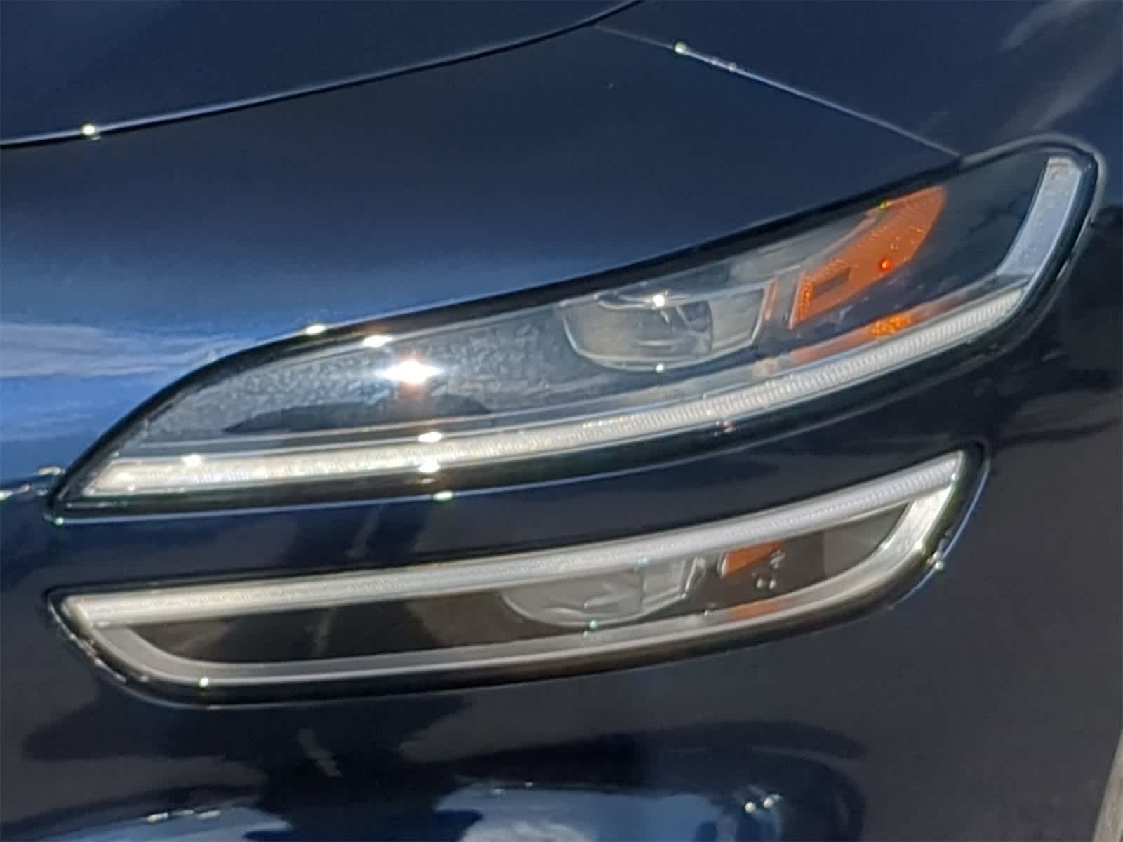 Vehicle image 25 of 27