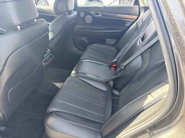 2023 Genesis G80 2.5T Image 12 of 37