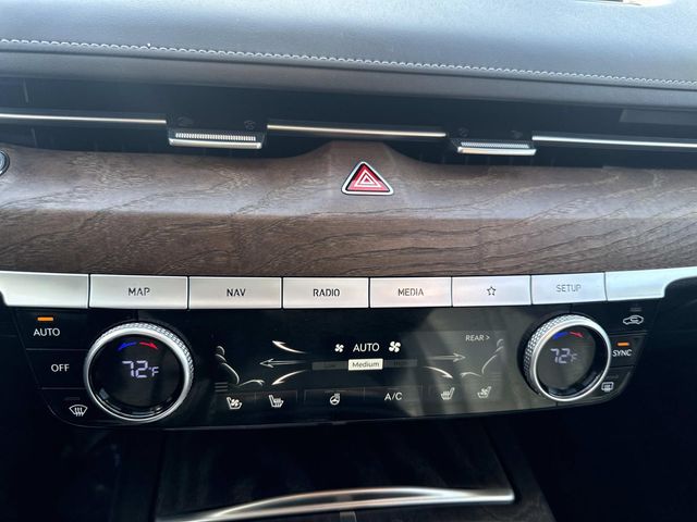 2023 Genesis G80 2.5T Image 16 of 37