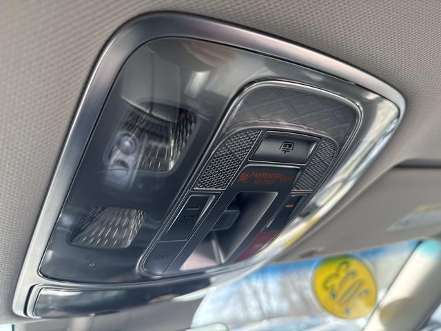 2023 Genesis G80 2.5T Image 32 of 37