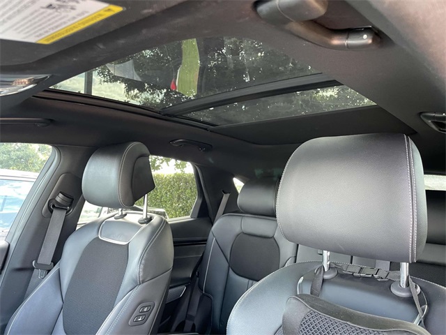 2023 Genesis GV70 2.5T Image 37 of 40
