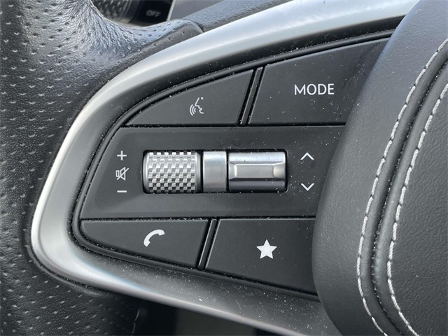 2023 Genesis GV70 2.5T Image 26 of 40