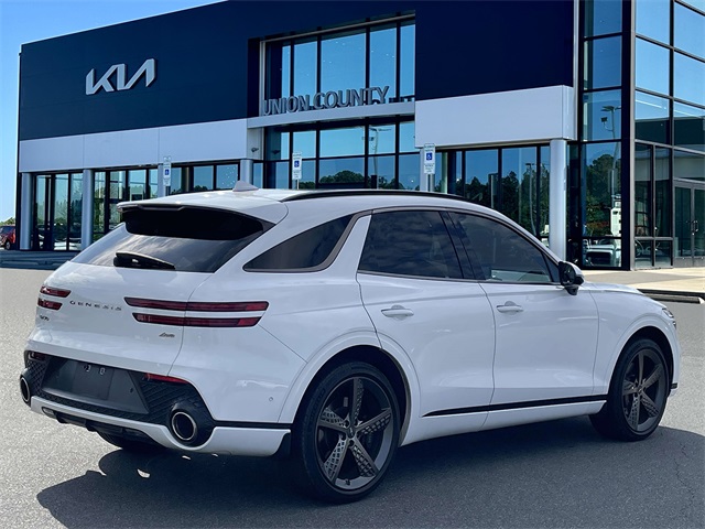 2023 Genesis GV70 2.5T Image 4 of 40