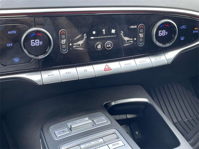 2023 Genesis GV70 2.5T Image 38 of 40