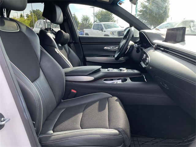 2023 Genesis GV70 2.5T Image 11 of 40