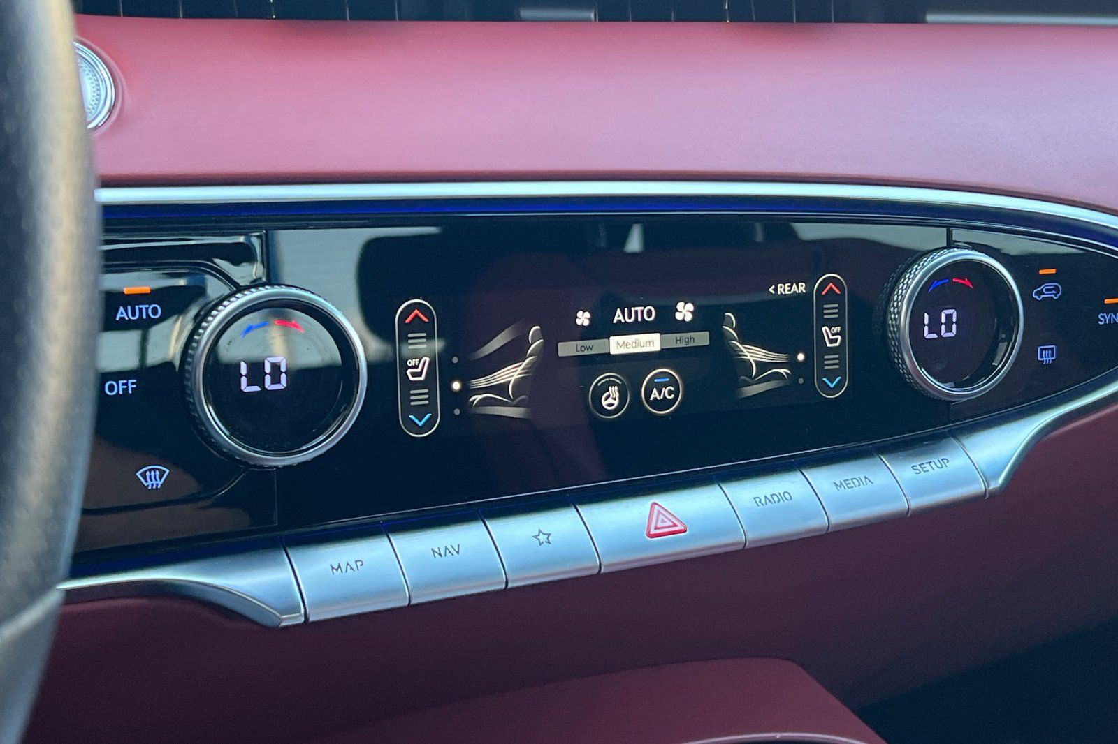2023 Genesis GV70 3.5T Sport Image 22 of 44