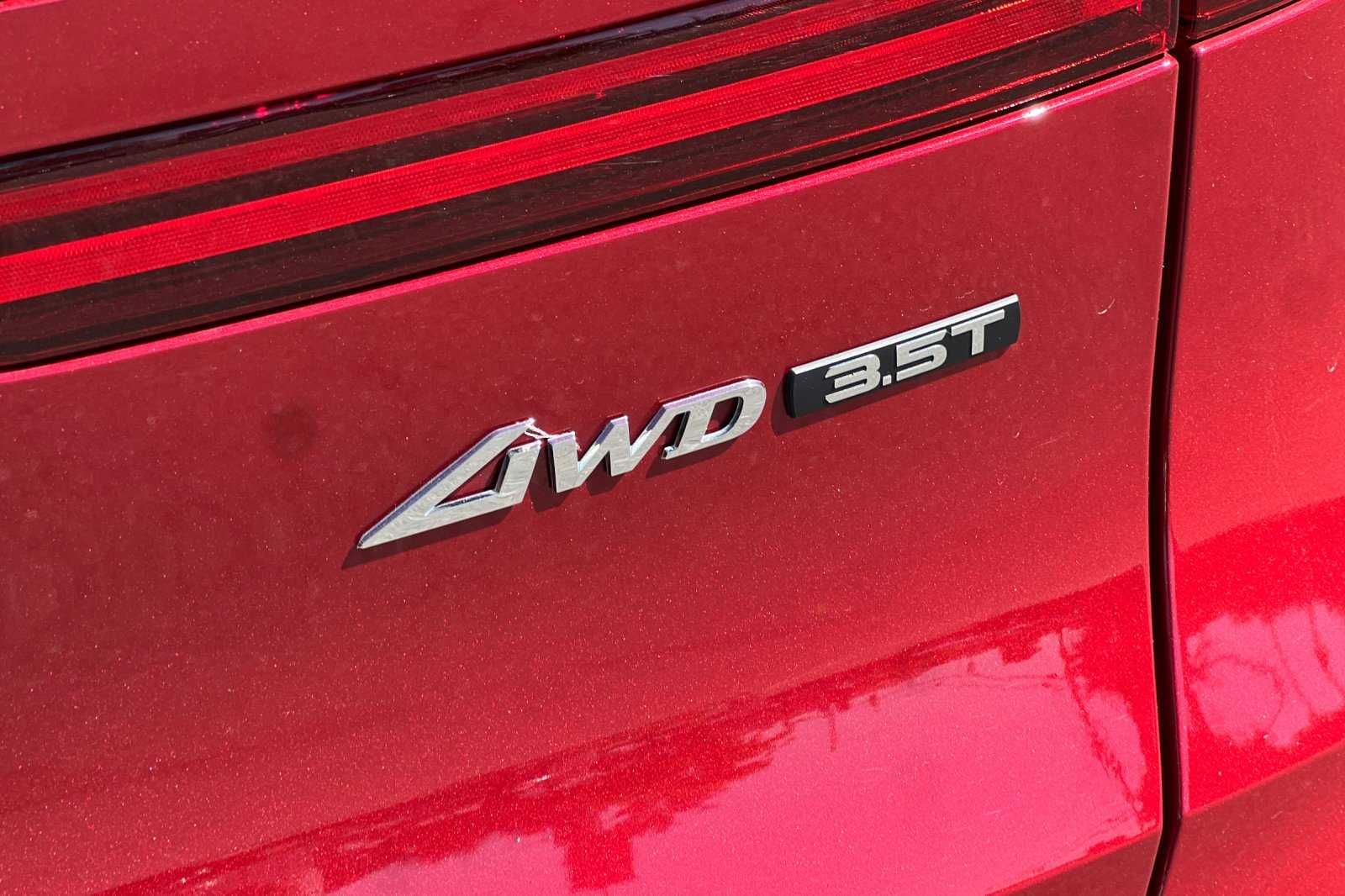 2023 Genesis GV70 3.5T Sport Image 42 of 44