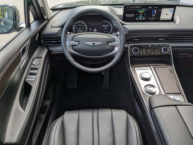 Vehicle image 10 of 28