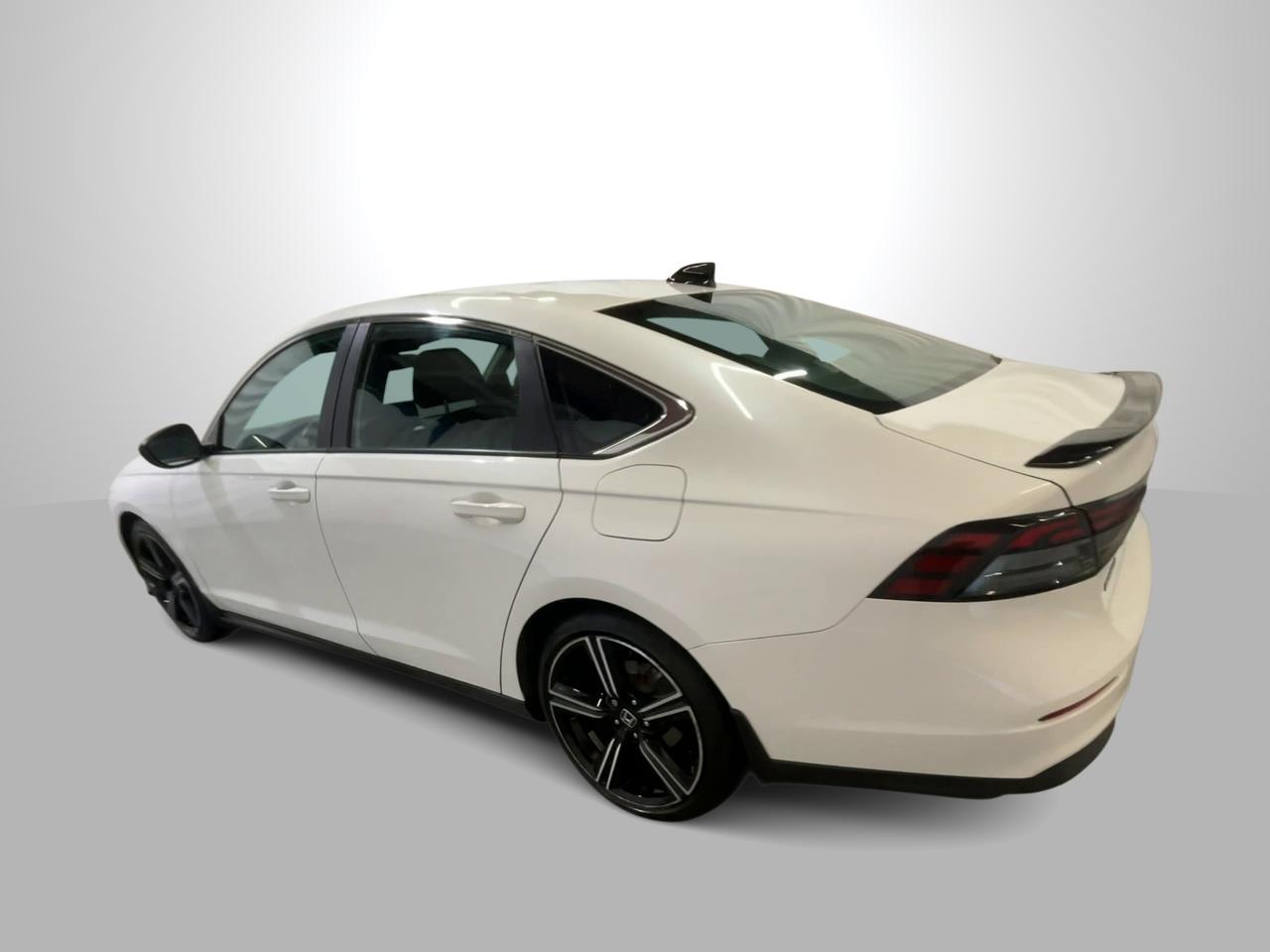 Vehicle image 8 of 25