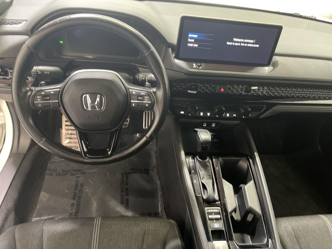 Vehicle image 16 of 25
